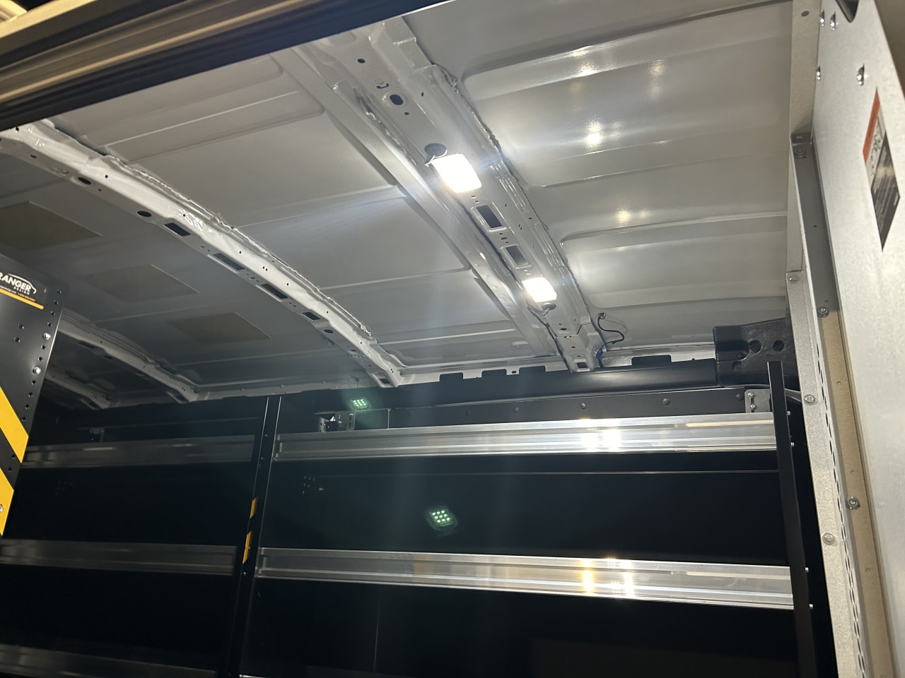 2024 Ford Transit fourgon utilitaire Transit 250 AWD toit moyen empattement long 148 Main Image
