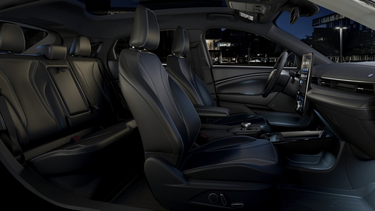 2024 Ford Mustang Mach-E PREMIUM AWD Main Image
