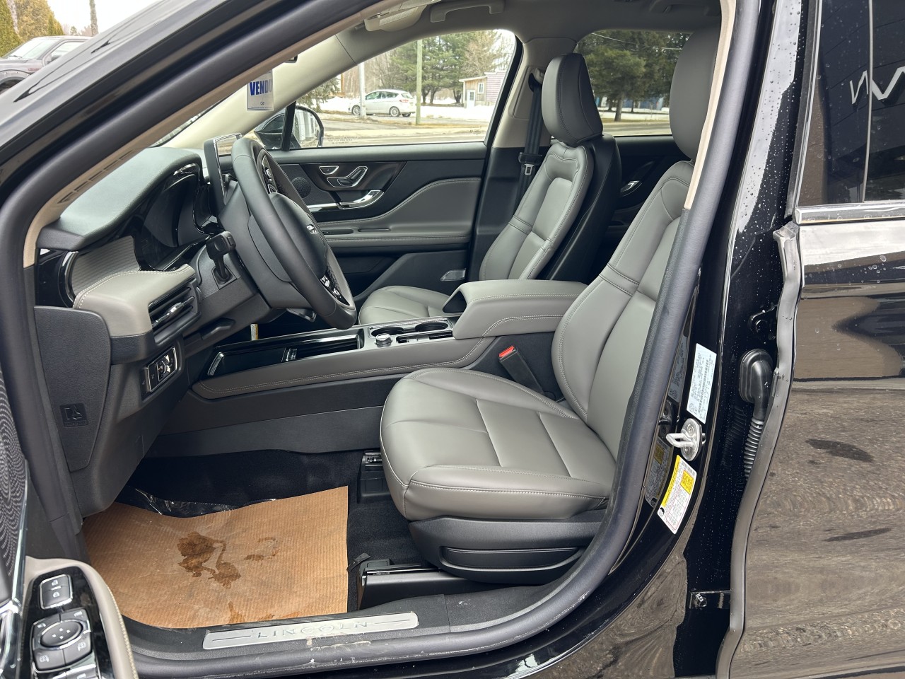2025 Lincoln Corsair Premiere Main Image