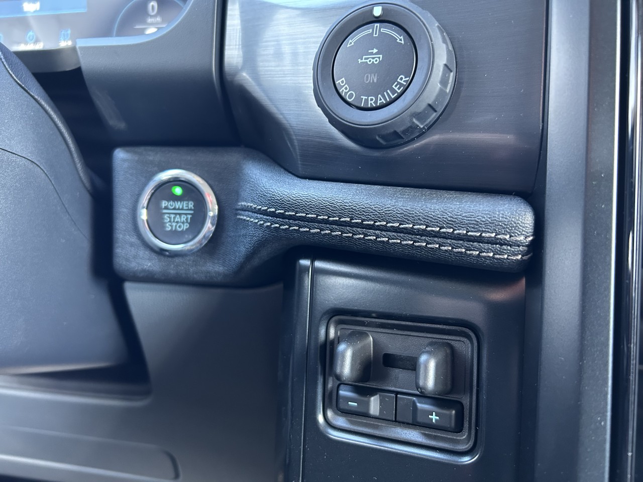 2025 Ford F-150 Lightning Flash 4WD Main Image