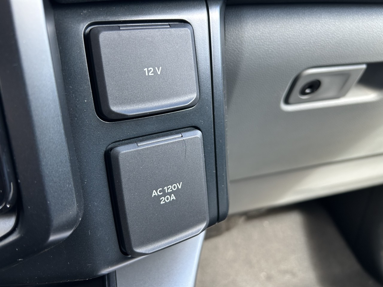 2025 Ford F-150 Lightning Flash 4WD Main Image