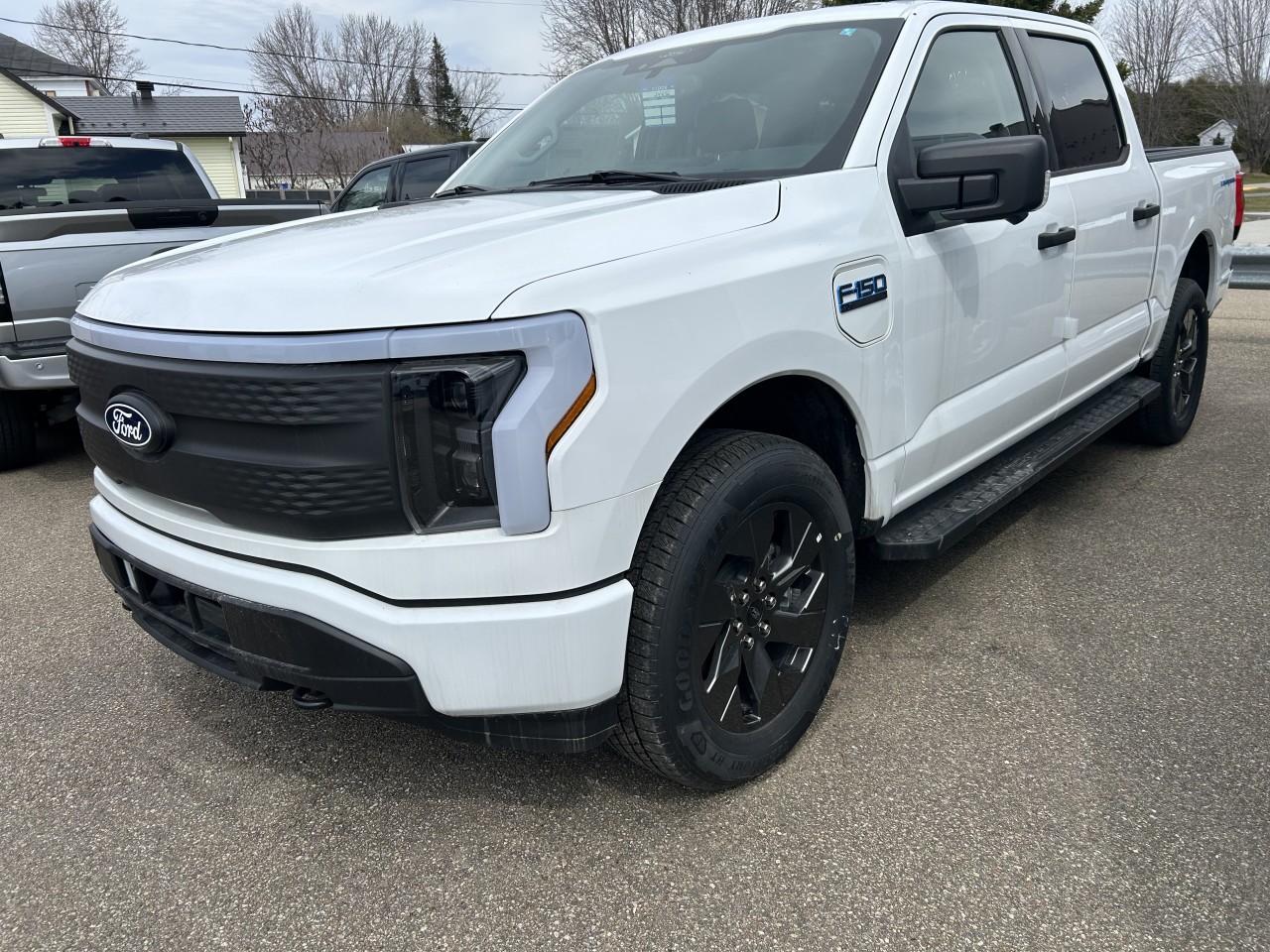 Ford 2024 F-150 Lightning XLT 4x4