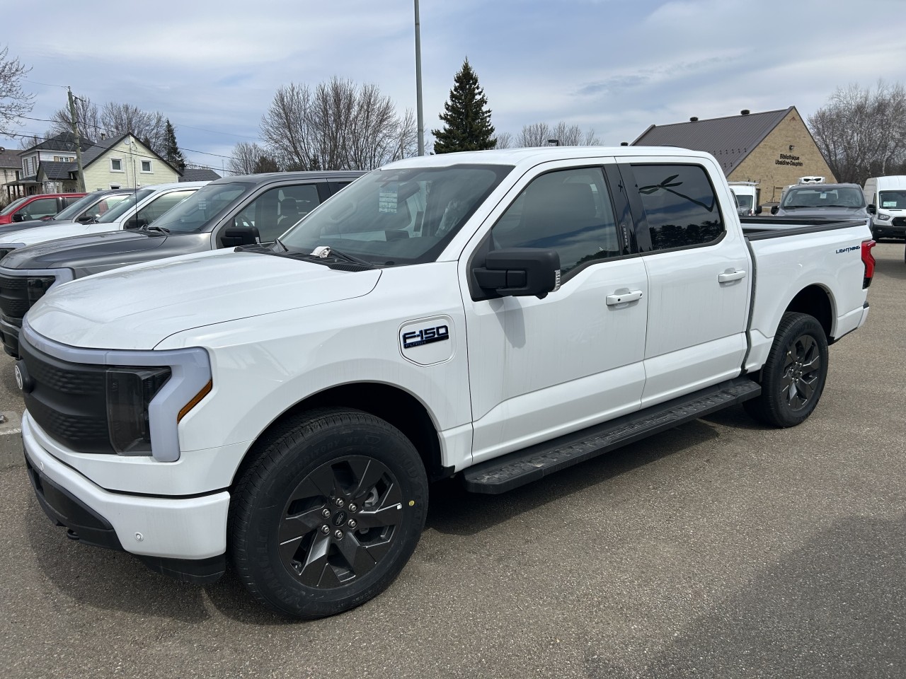Ford 2024 F-150 Lightning FLASH 4x4