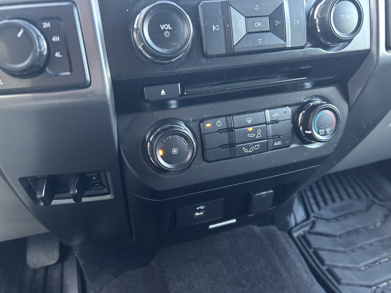 2016 Ford F-150 Lariat/King Ranch/Platinum/XLT/XL Main Image
