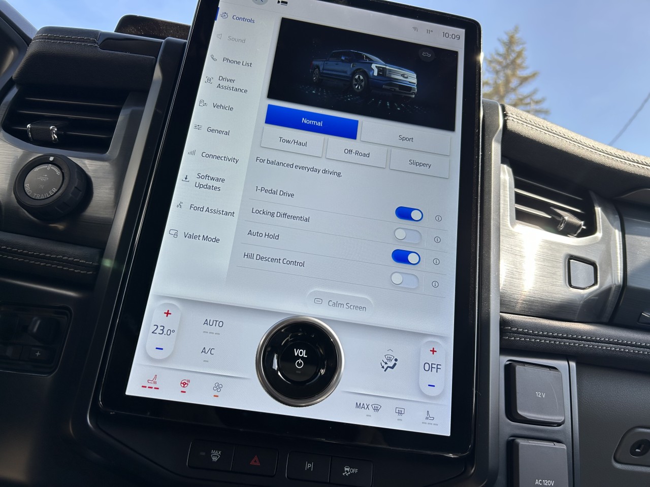 2025 Ford F-150 Lightning FLASH Main Image