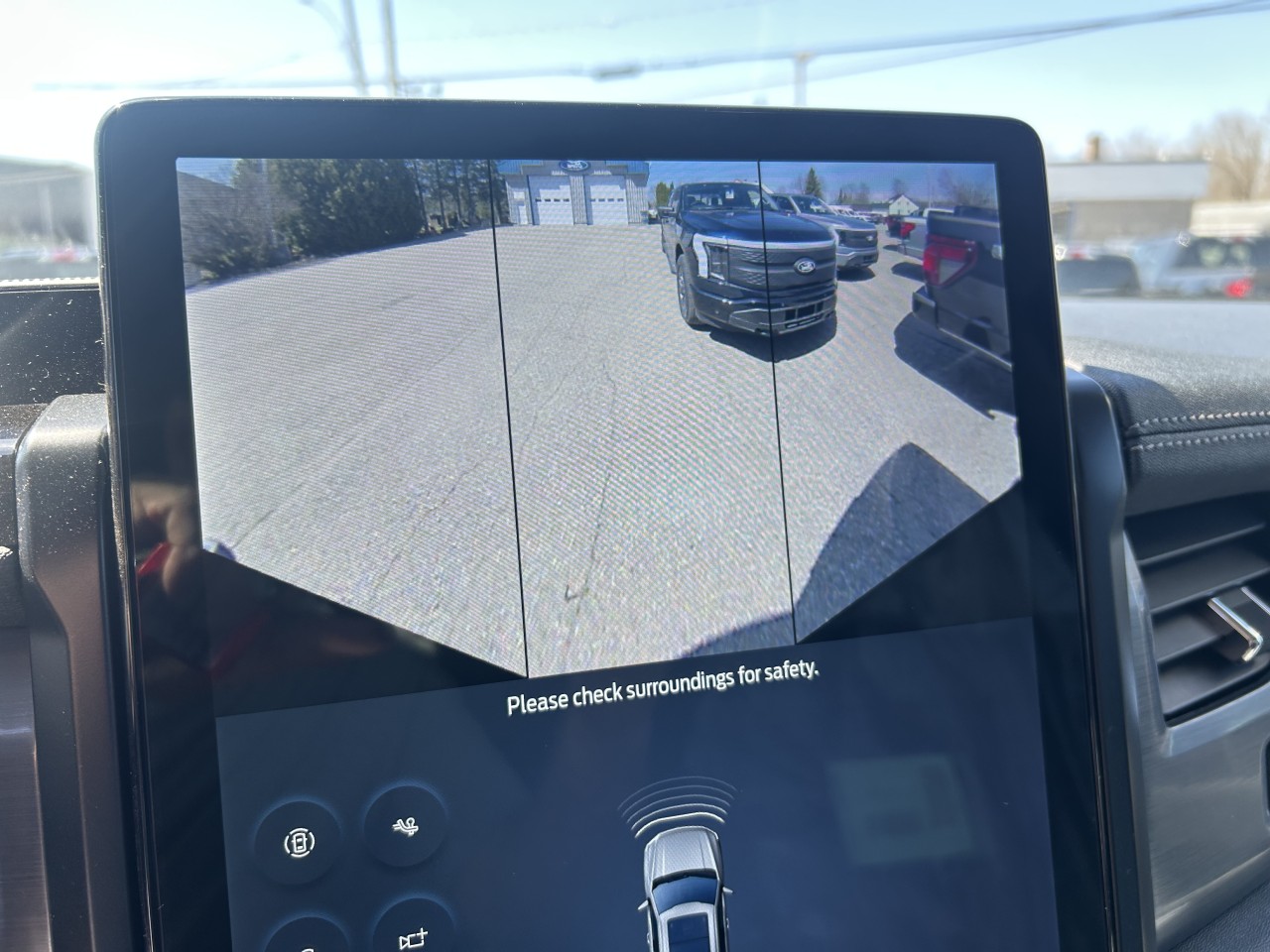 2025 Ford F-150 Lightning FLASH Main Image