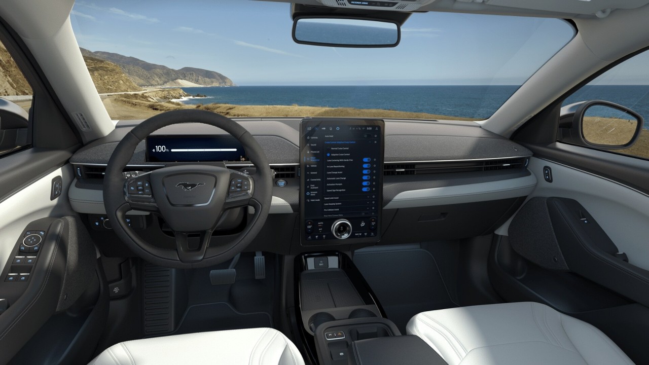 2025 Ford Mustang Mach-E PREMIUM AWD Main Image