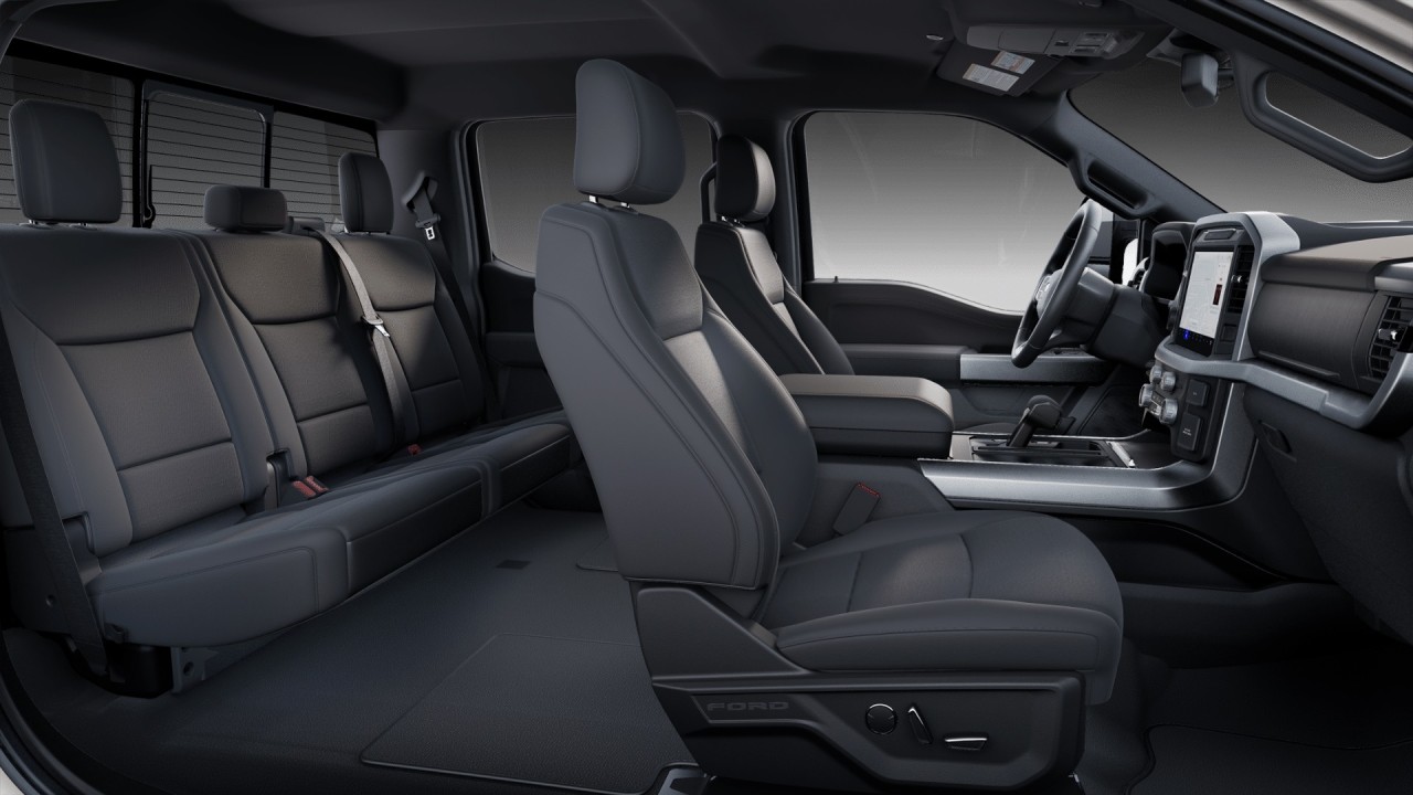 2025 Ford F-150 XLT Main Image