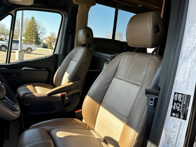 2020 Mercedes-Benz Cabine chÂssis Sprinter 3500XD Standard Roof V6 170" Main Image