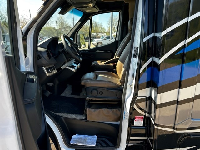 2020 Mercedes-Benz Cabine chÂssis Sprinter 3500XD Standard Roof V6 170" Main Image