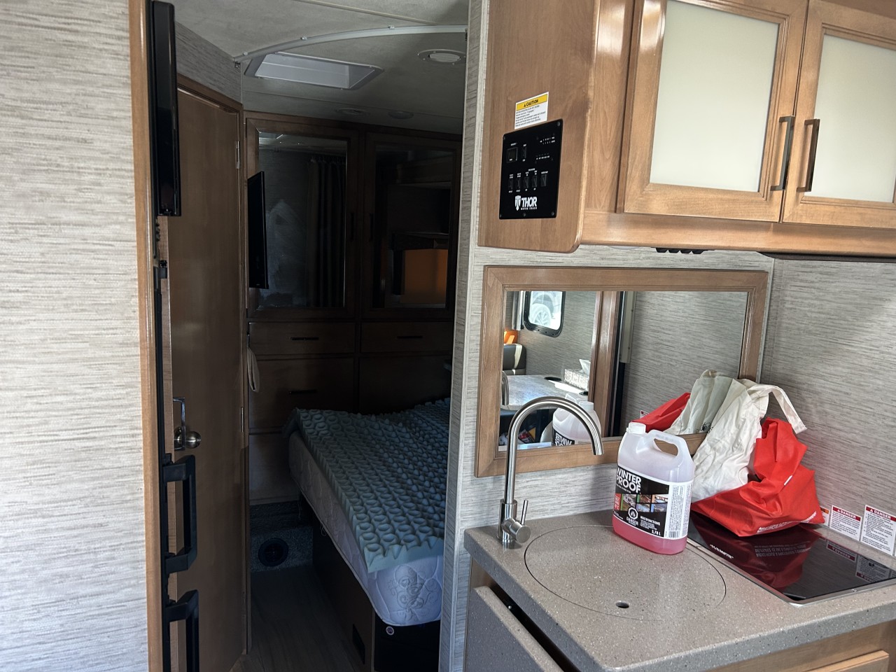 2020 Mercedes-Benz Cabine chÂssis Sprinter 3500XD Standard Roof V6 170" Main Image