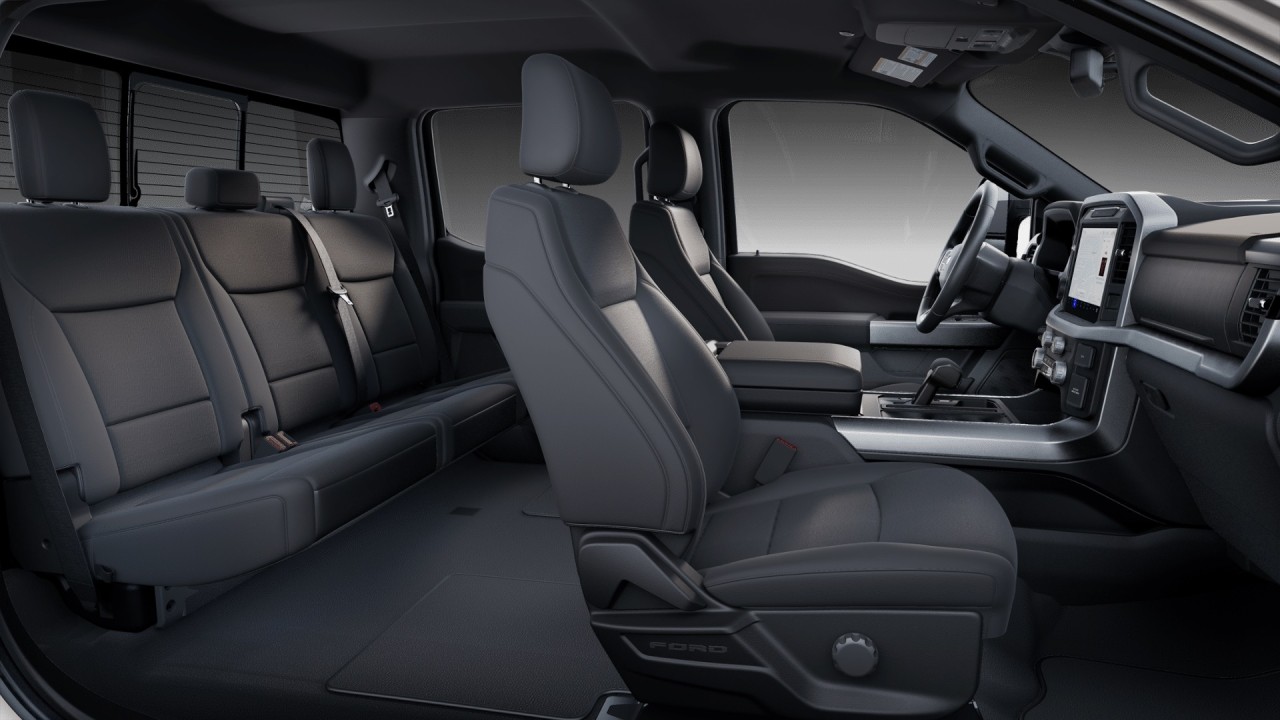 2025 Ford F-150 XLT Main Image