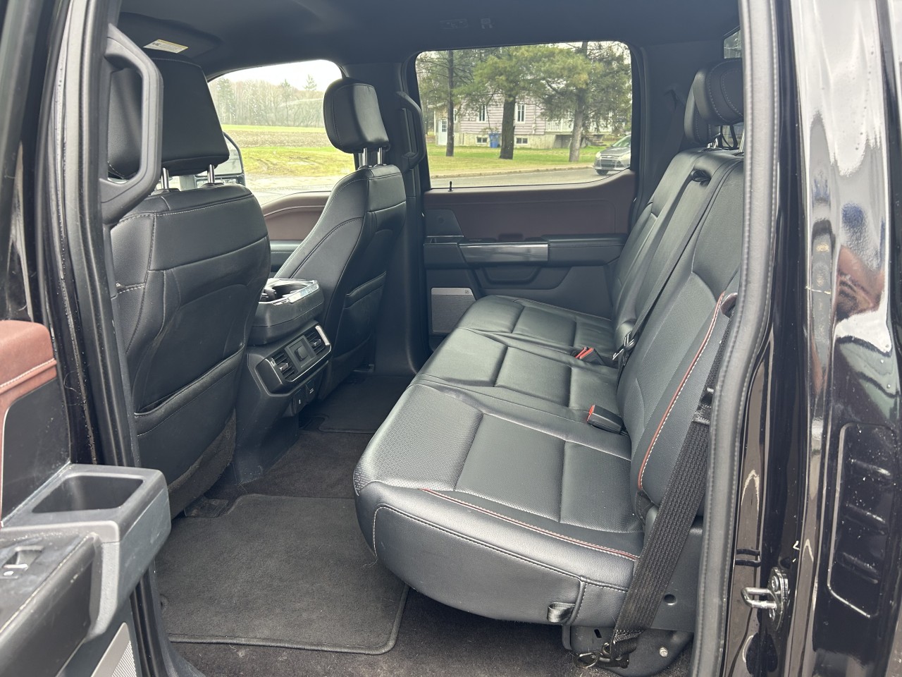 2022 Ford F-150 LARIAT Main Image
