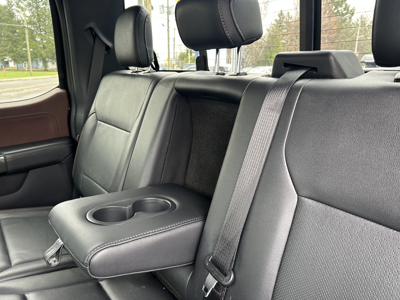2022 Ford F-150 LARIAT Main Image