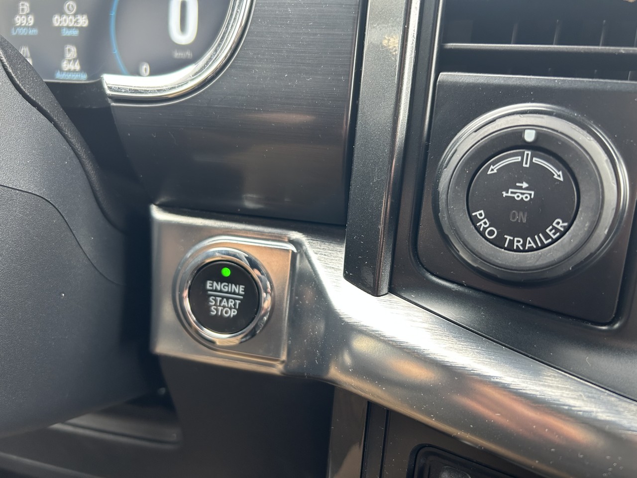 2022 Ford F-150 LARIAT Main Image