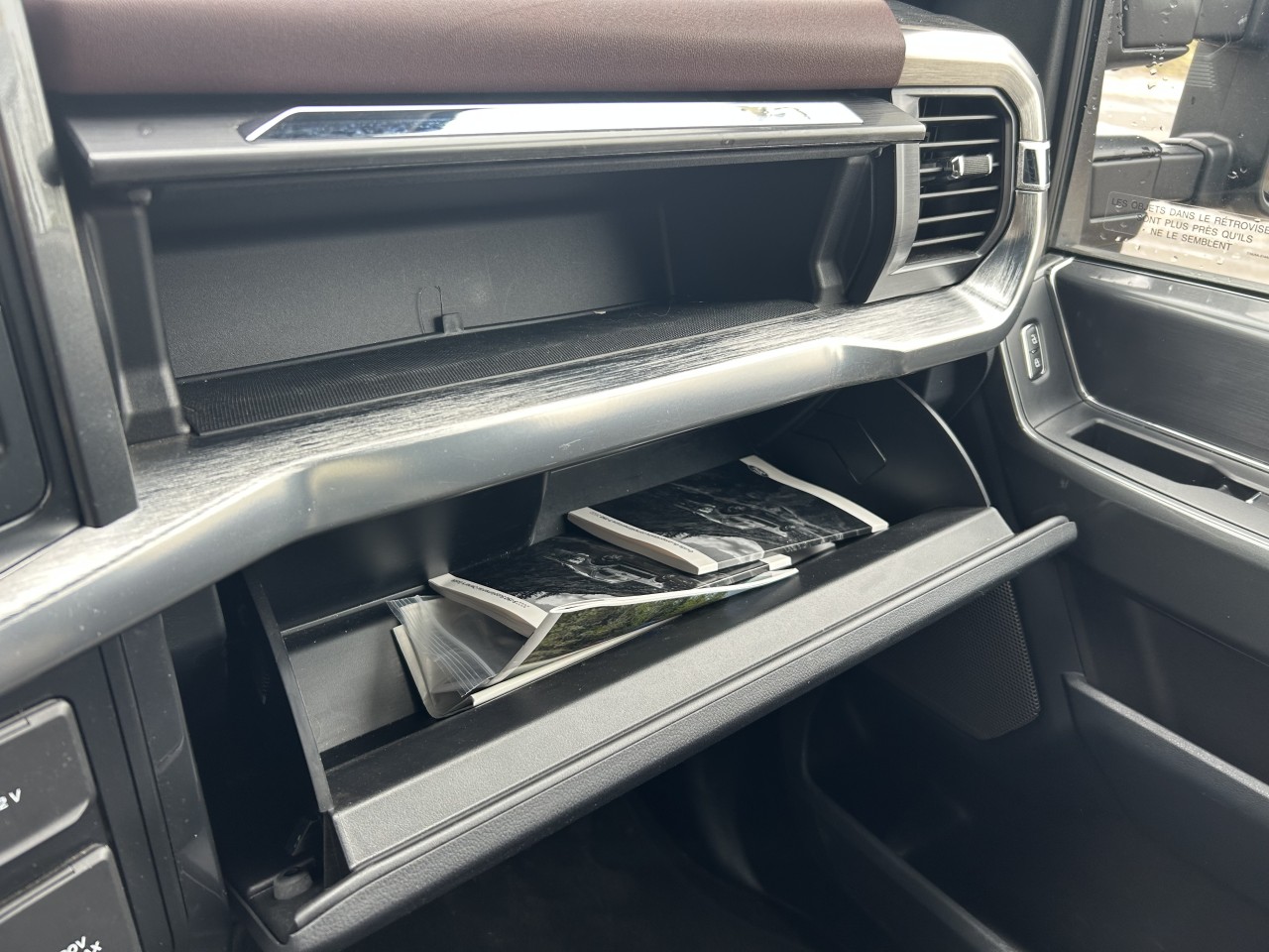 2022 Ford F-150 LARIAT Main Image