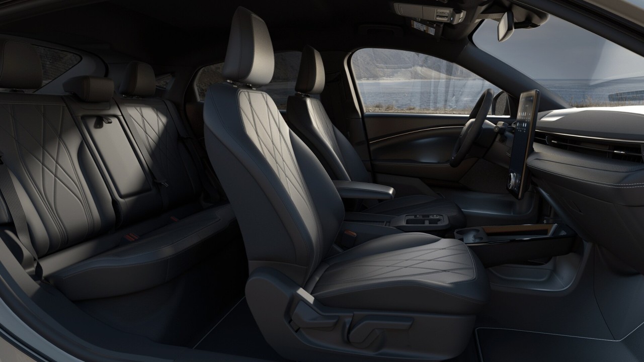 2025 Ford Mustang Mach-E PREMIUM AWD Main Image