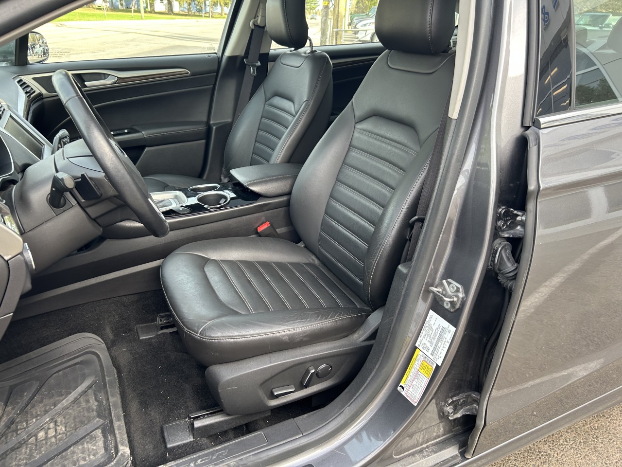 2013 Ford Fusion SE Main Image