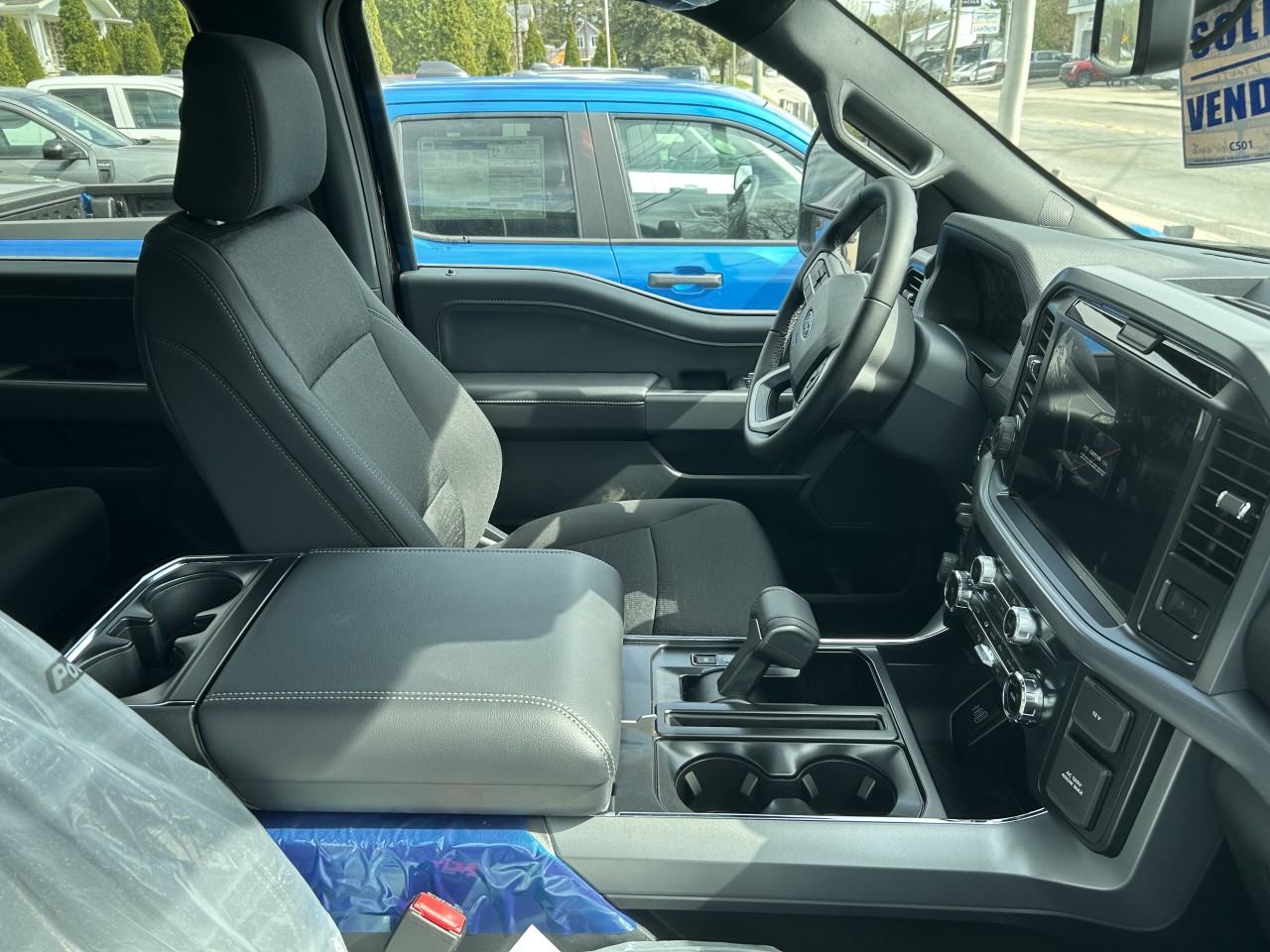 2025 Ford F-150 XLT Main Image