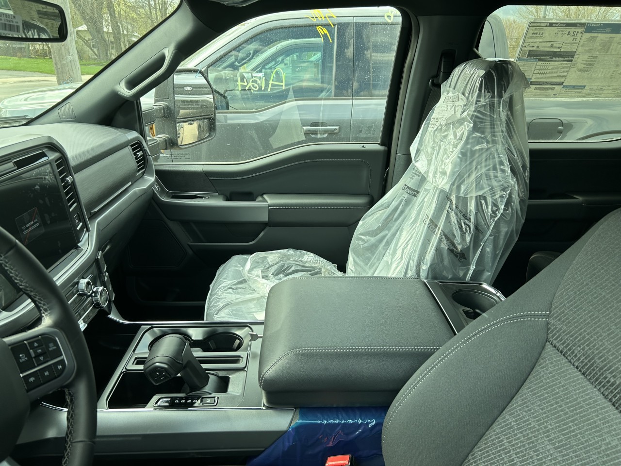 2025 Ford F-150 XLT Main Image