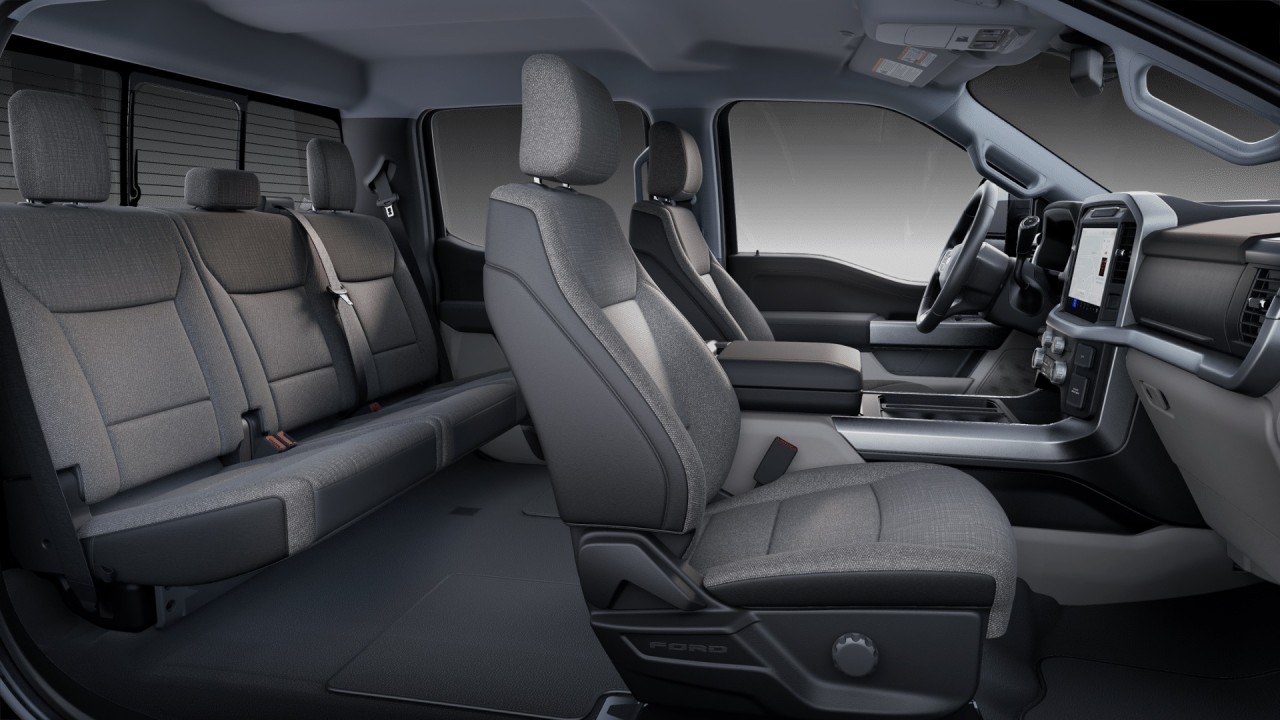 2025 Ford F-150 XLT Main Image