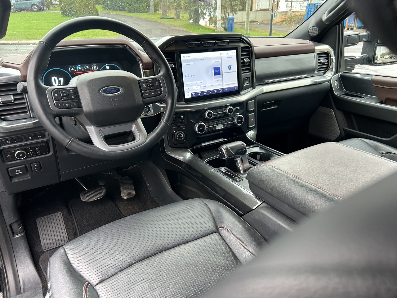 2023 Ford F-150 LARIAT Main Image