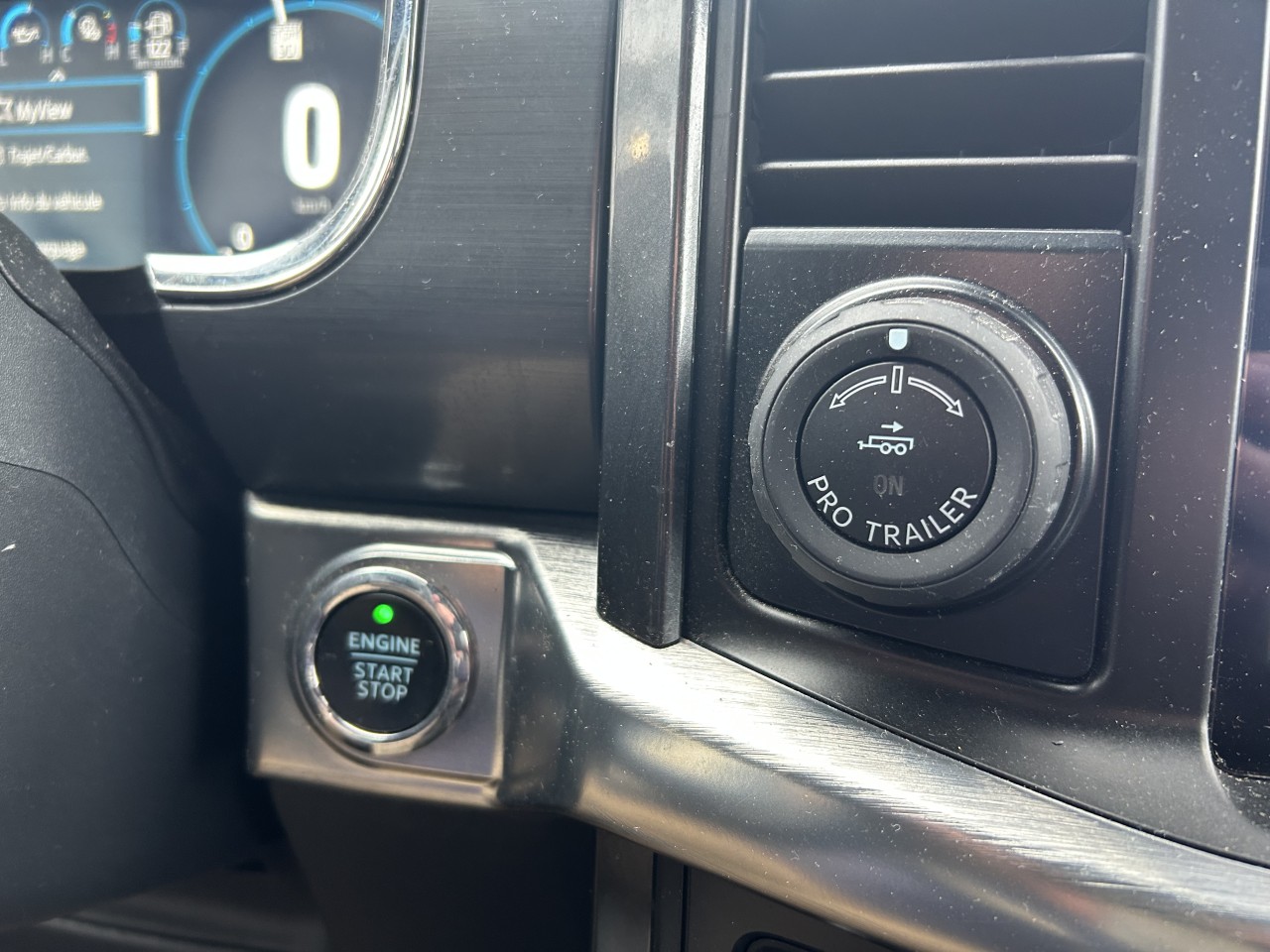2023 Ford F-150 LARIAT Main Image