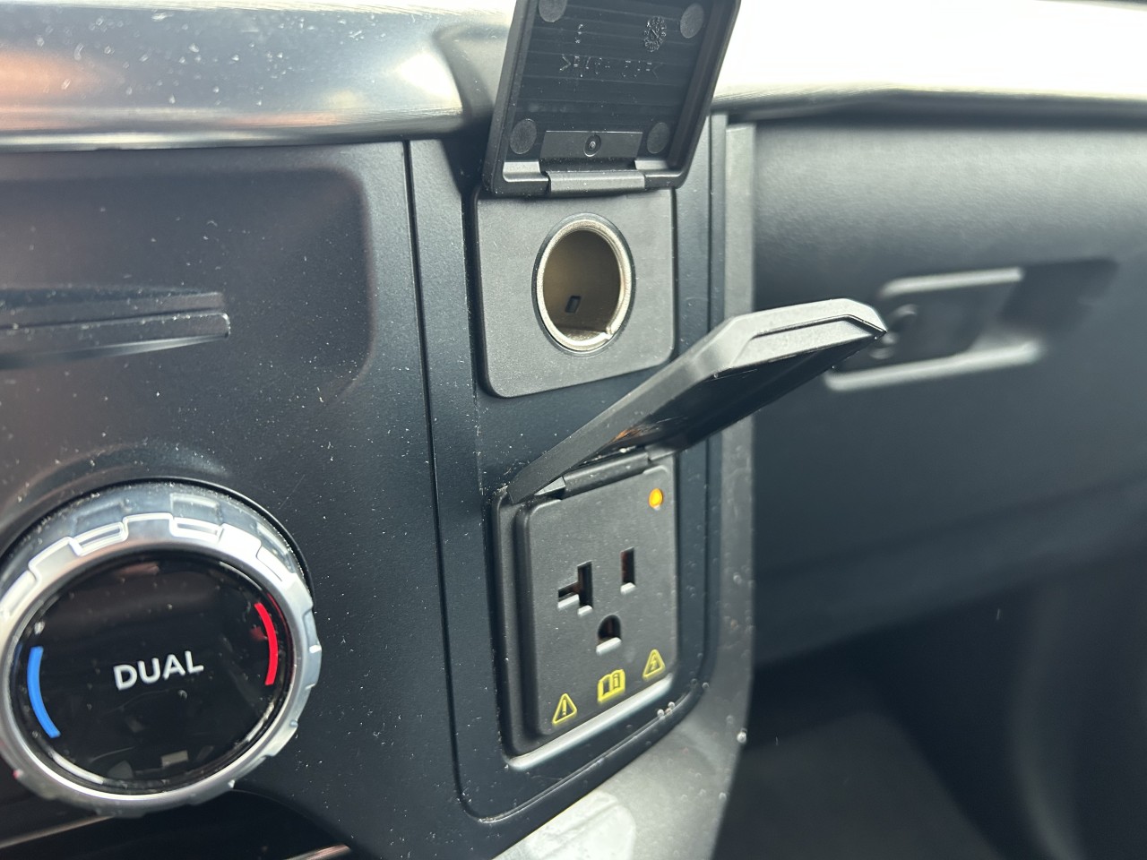 2023 Ford F-150 LARIAT Main Image