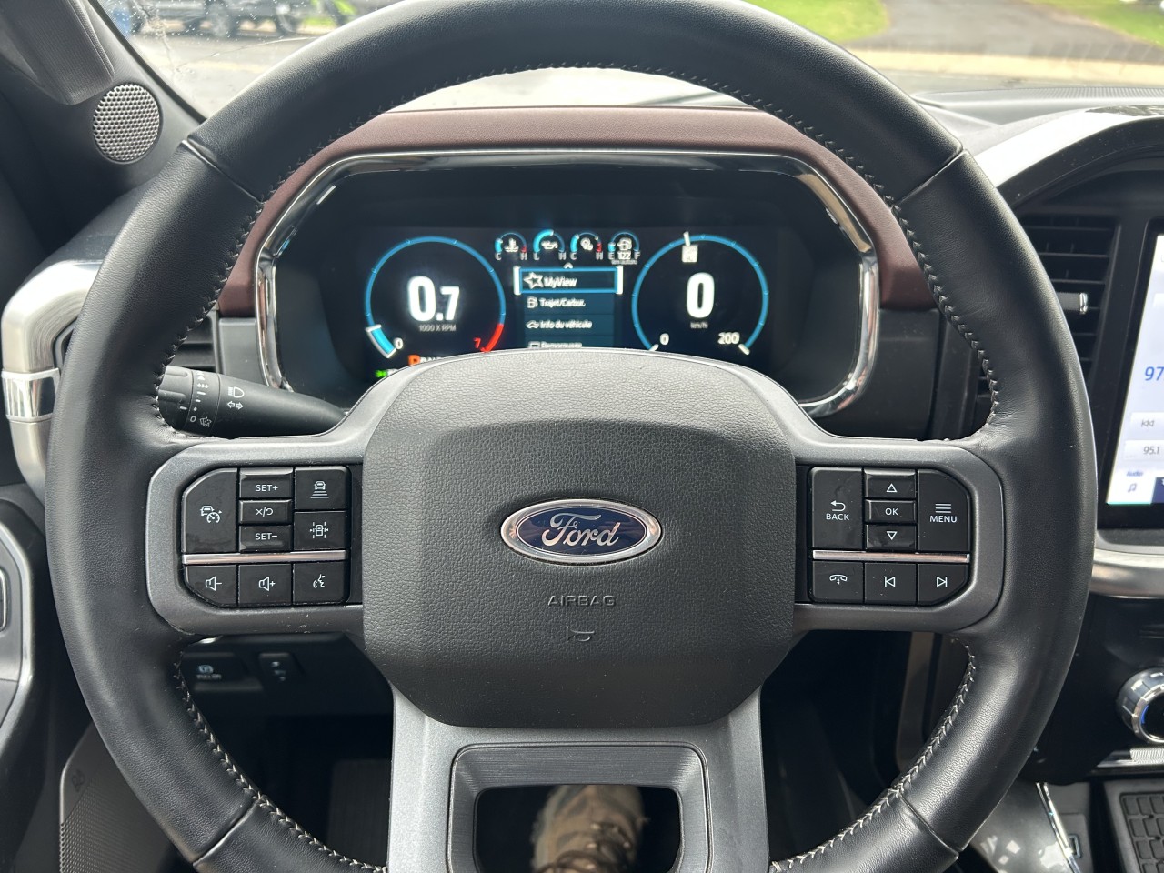 2023 Ford F-150 LARIAT Main Image