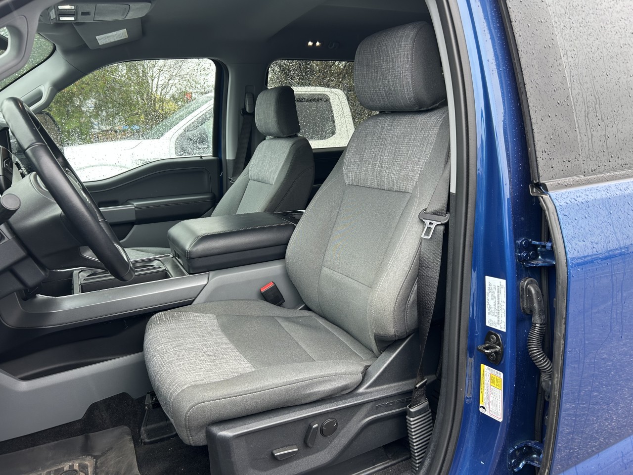 2022 Ford F-150 XLT Main Image