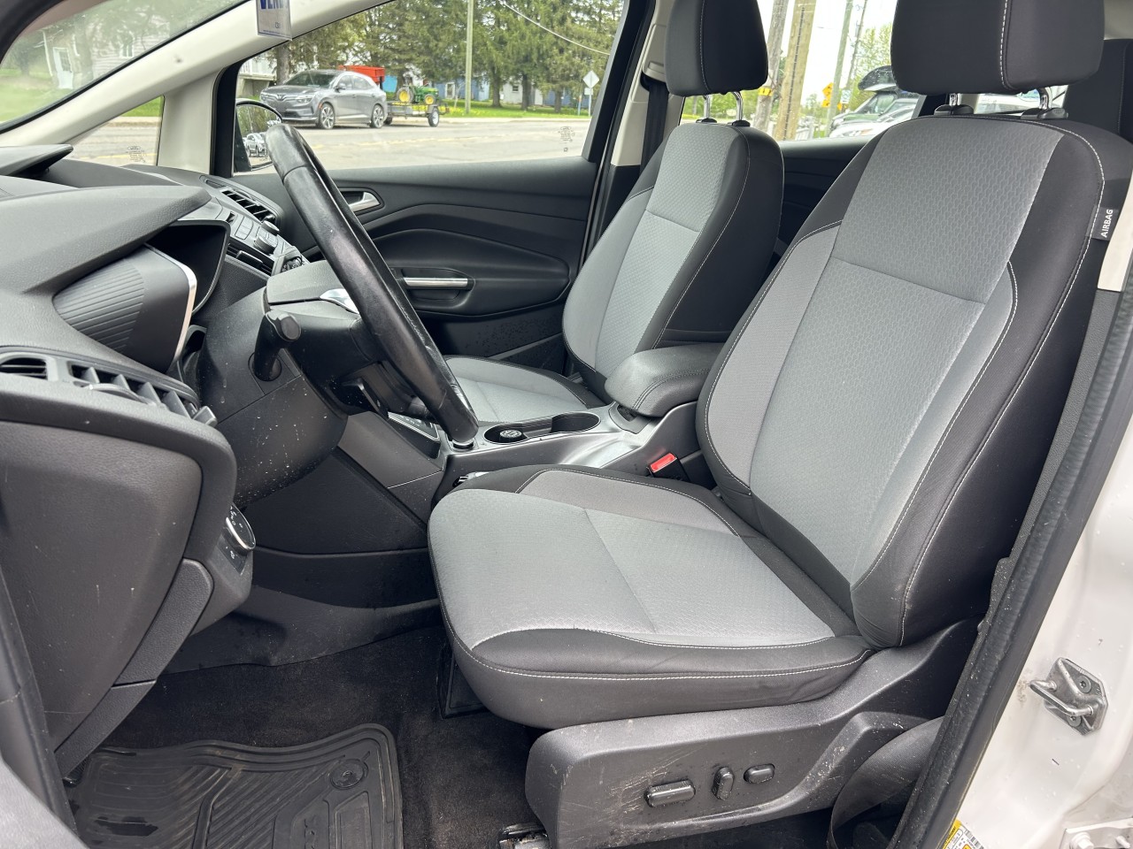2017 Ford C-Max Énergie SE Main Image