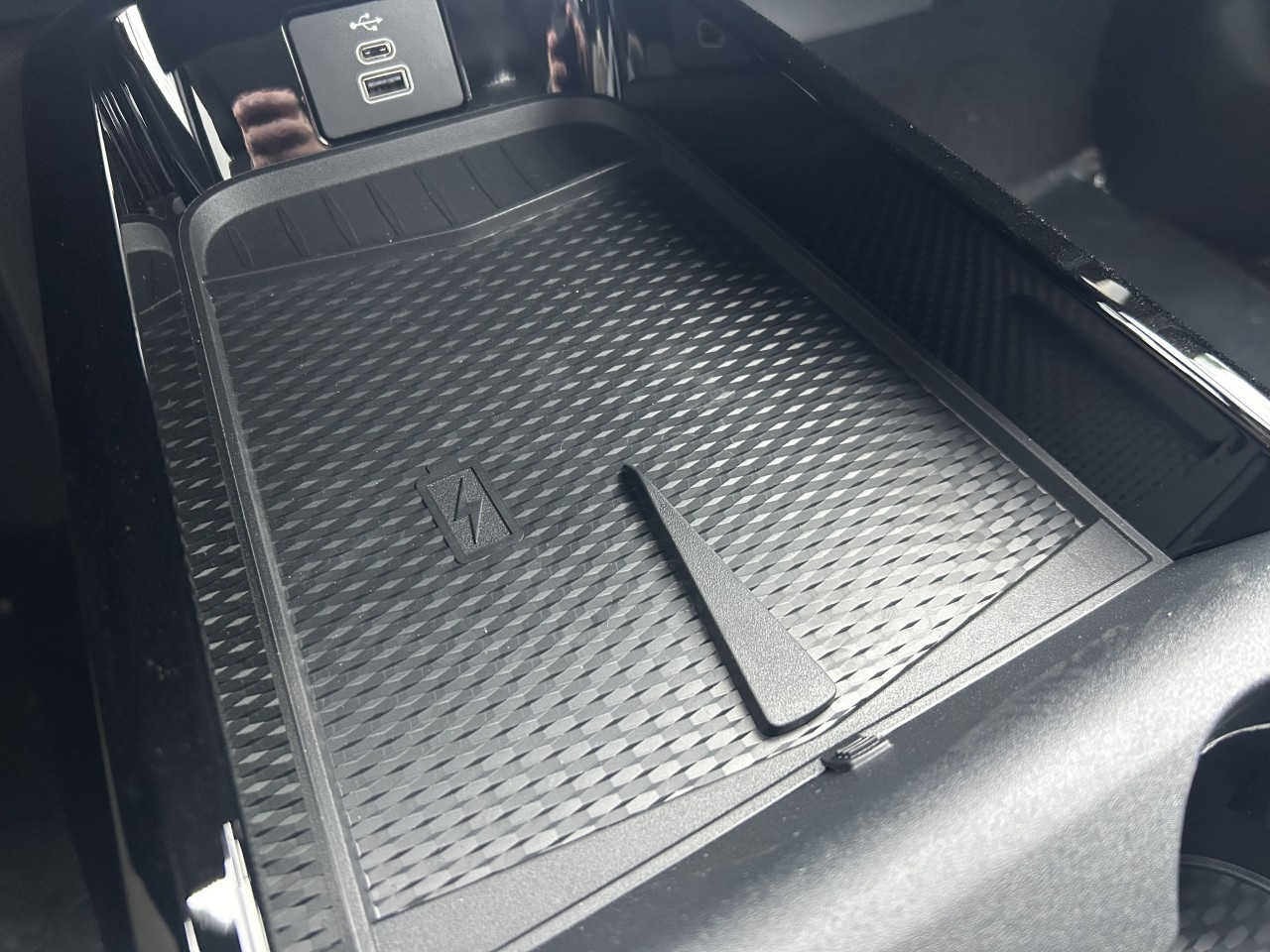 2025 Ford Mustang Mach-E SELECT AWD Main Image