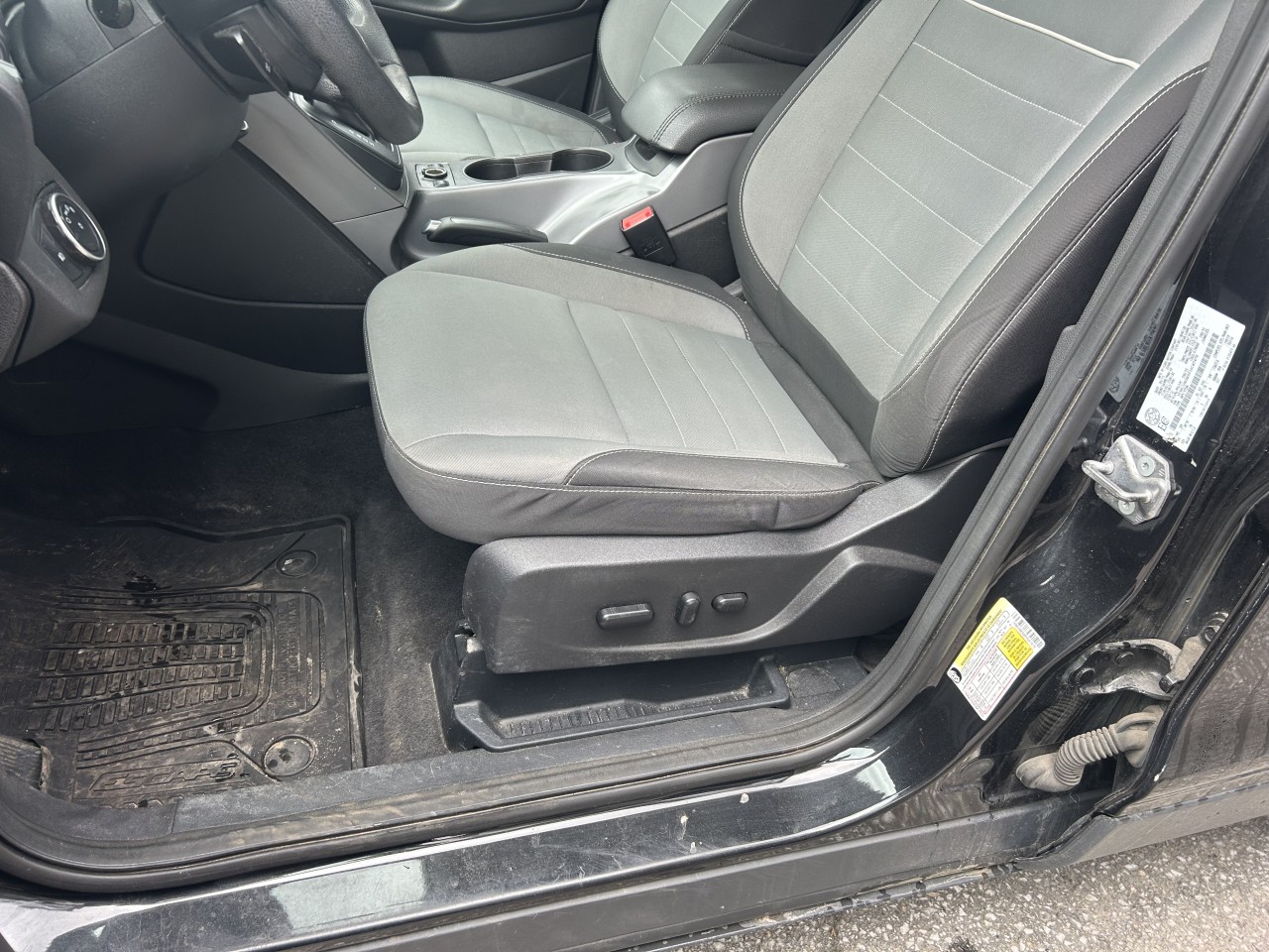 2015 Ford Escape SE Main Image