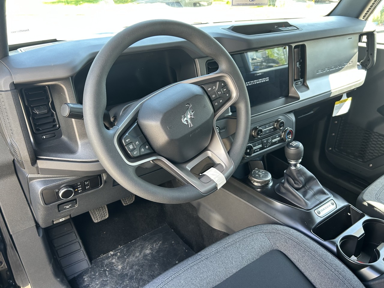 2025 Ford Bronco Base Main Image