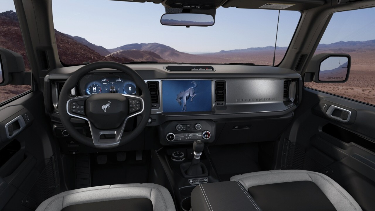 2025 Ford Bronco Base Main Image
