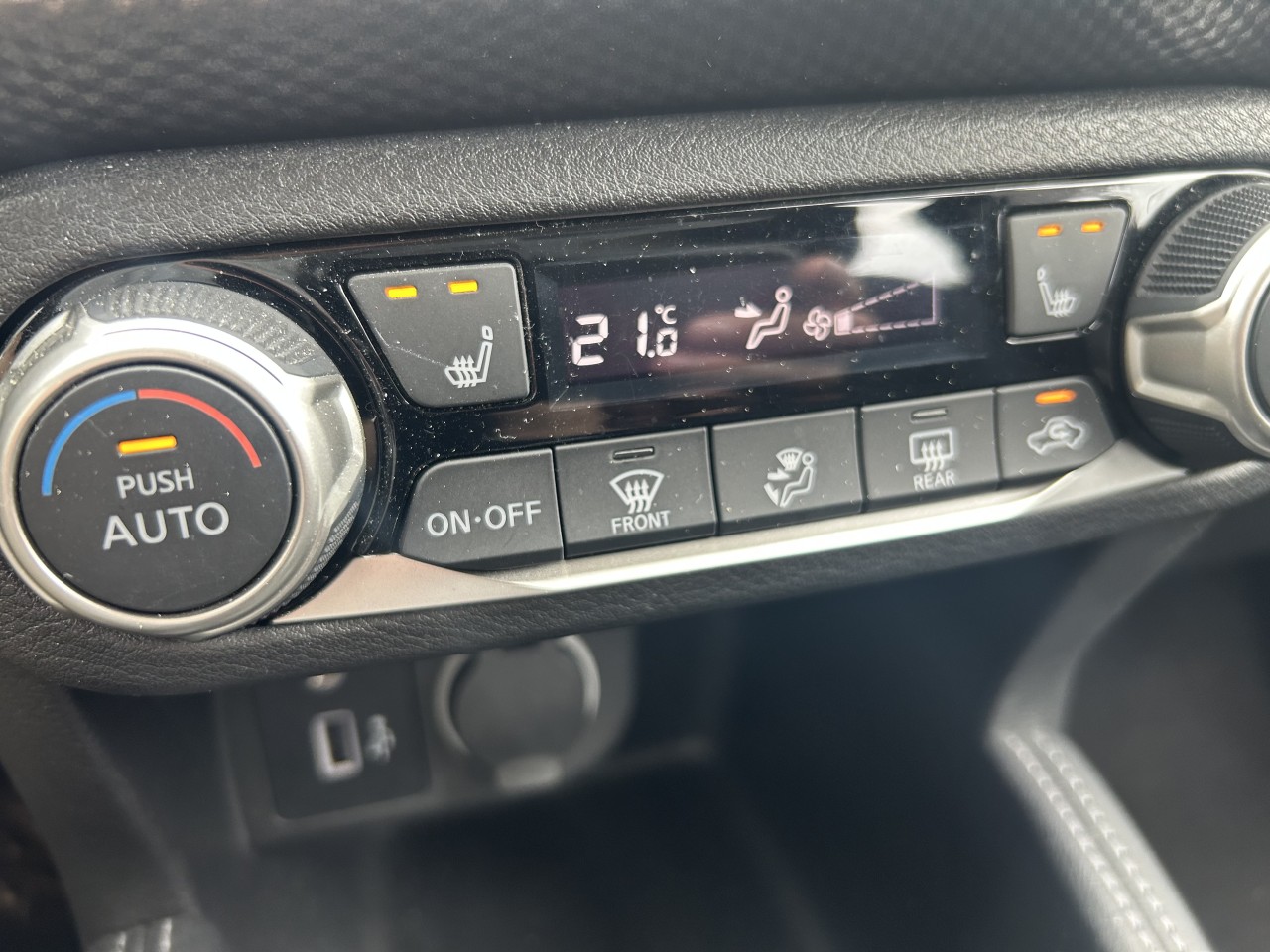 2019 Nissan Kicks SV Main Image