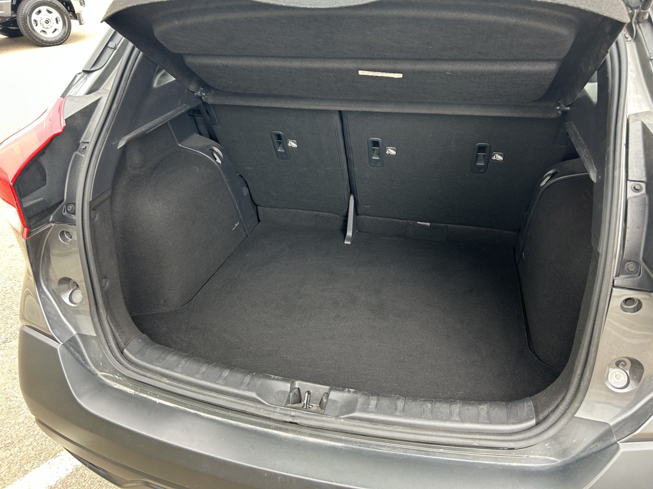 2019 Nissan Kicks SV Main Image