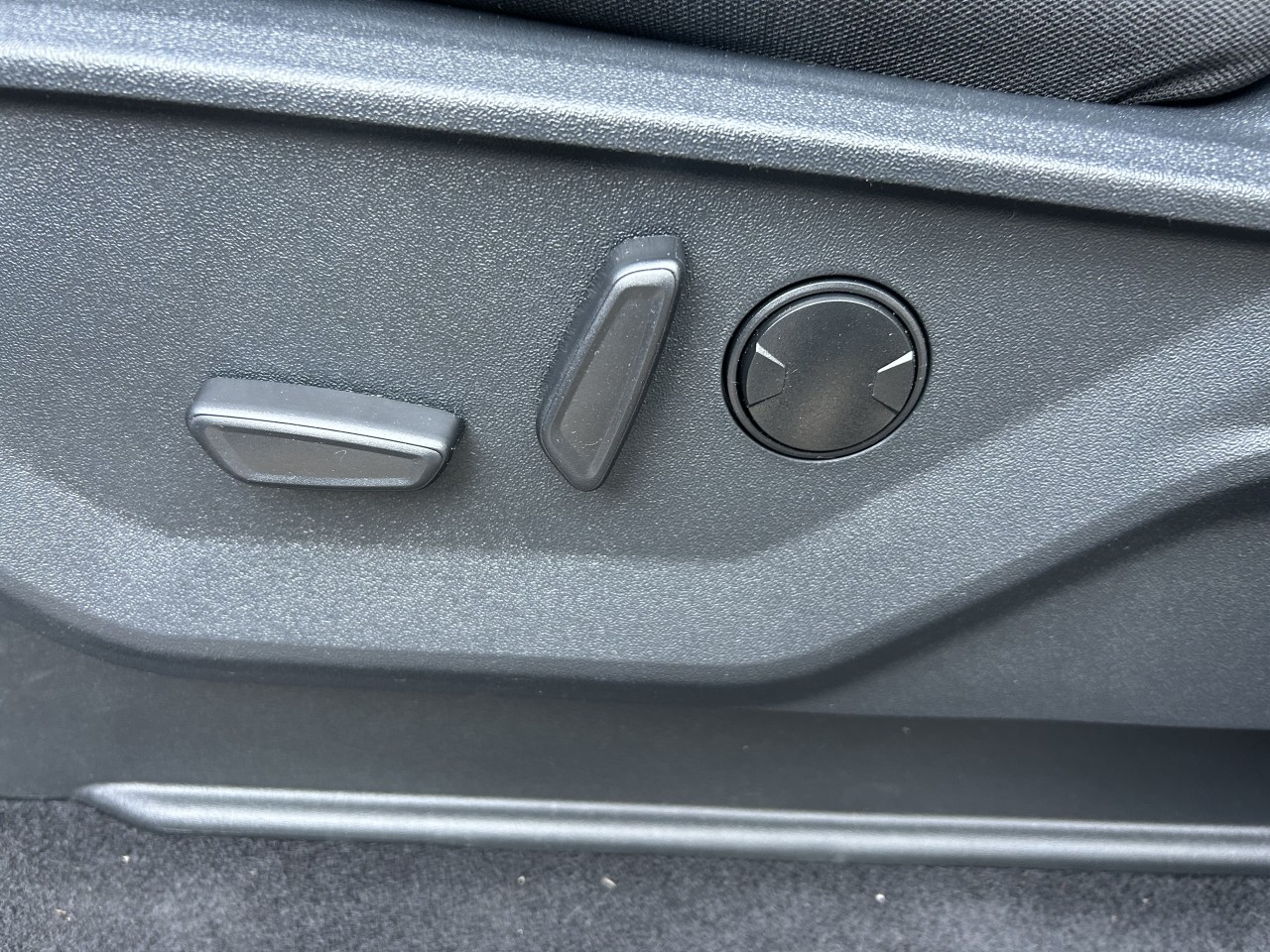 2025 Ford F-150 XLT Main Image