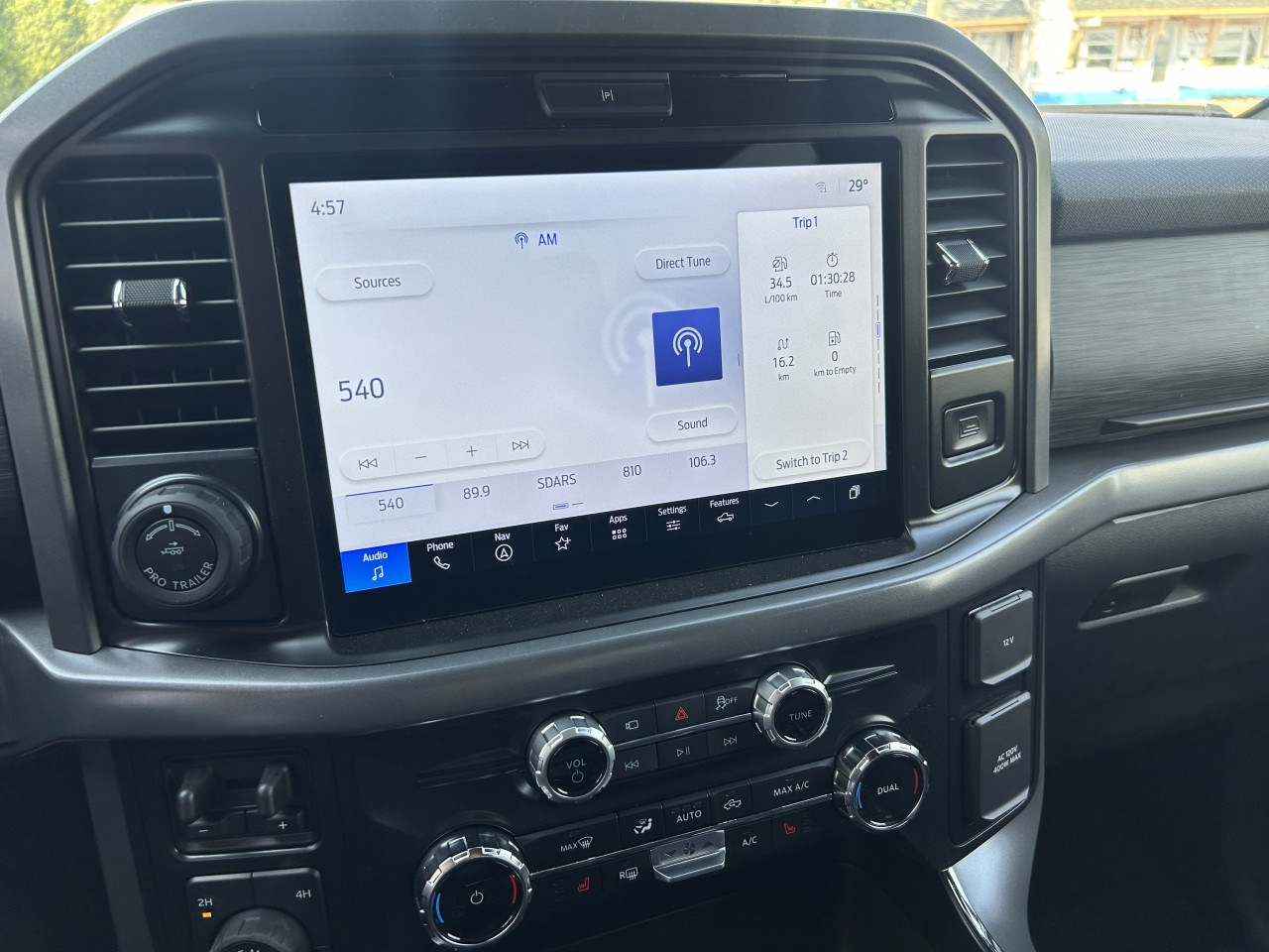 2025 Ford F-150 XLT Main Image