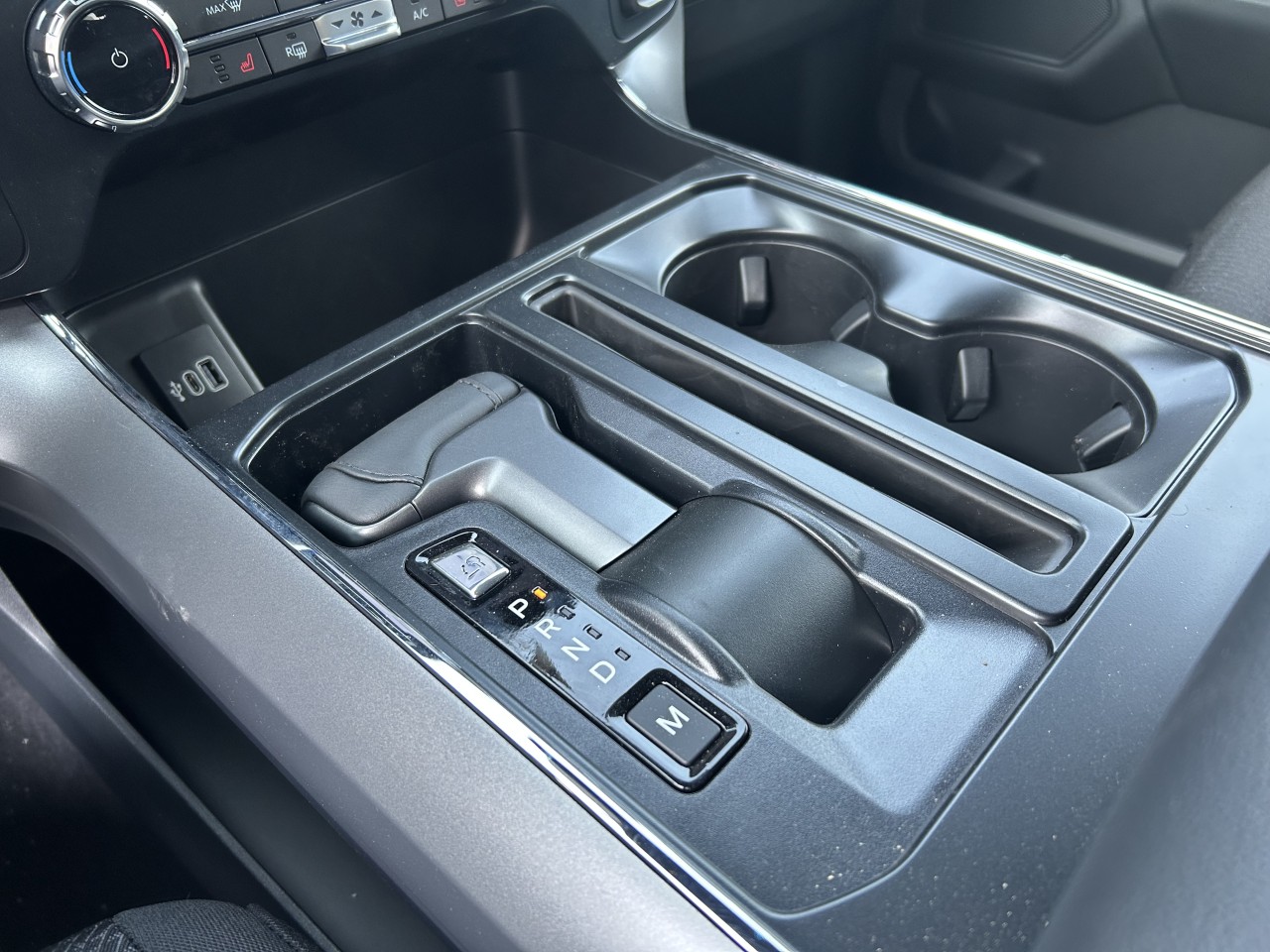 2025 Ford F-150 XLT Main Image