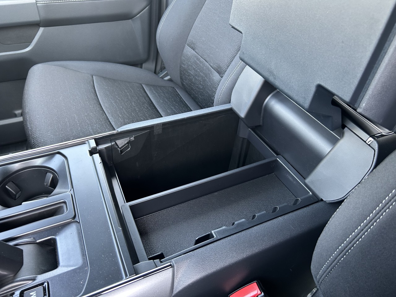 2025 Ford F-150 XLT Main Image