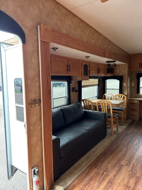 2005 Keystone Challenger TPK32 KEYSTONE CHALLENGER 32TKP Main Image
