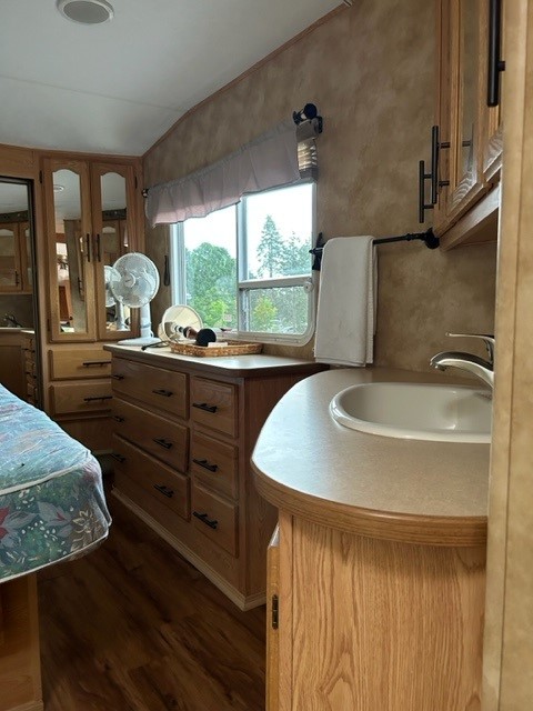 2005 Keystone Challenger TPK32 KEYSTONE CHALLENGER 32TKP Main Image