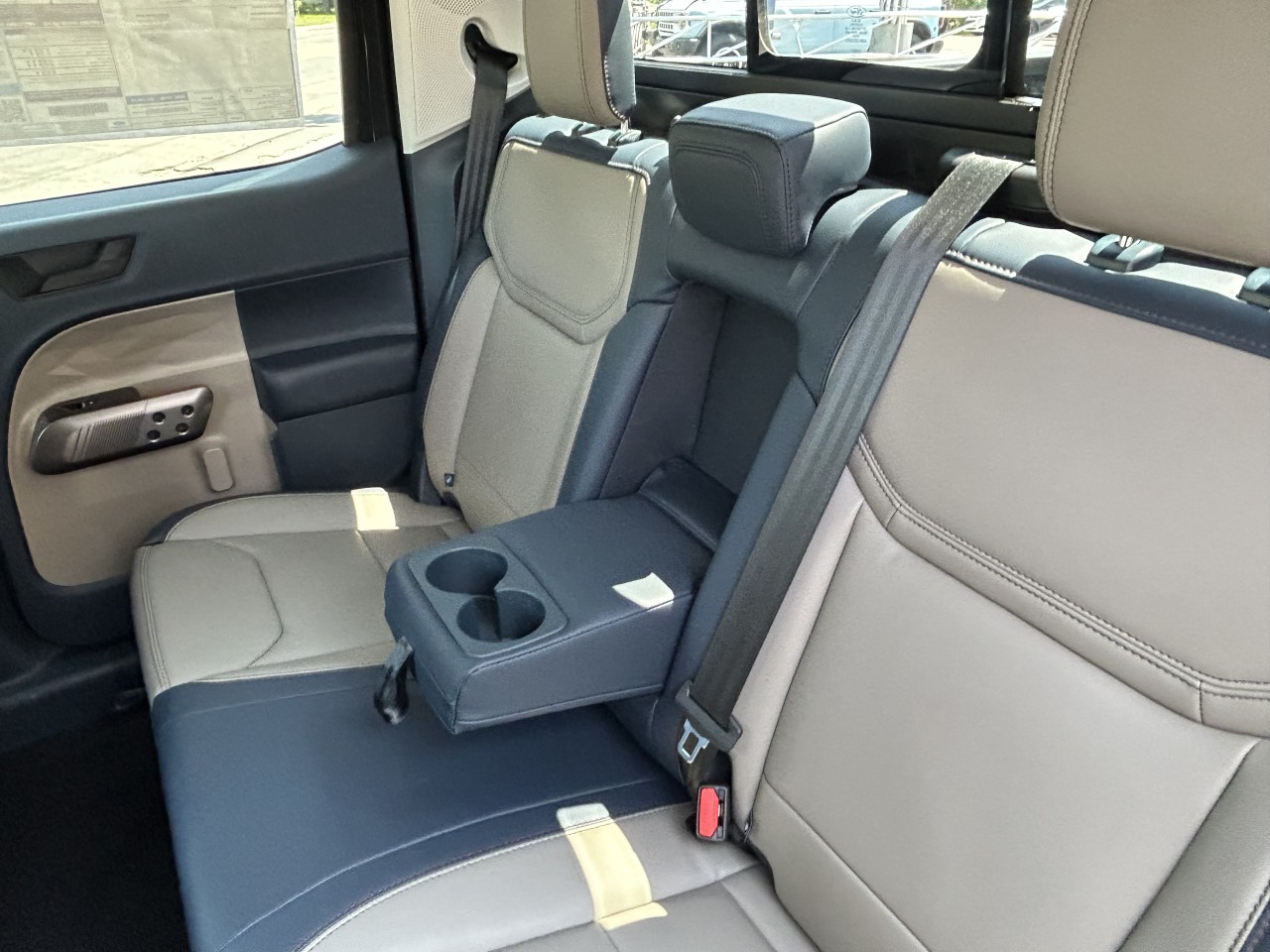 2025 Ford Maverick LARIAT Main Image