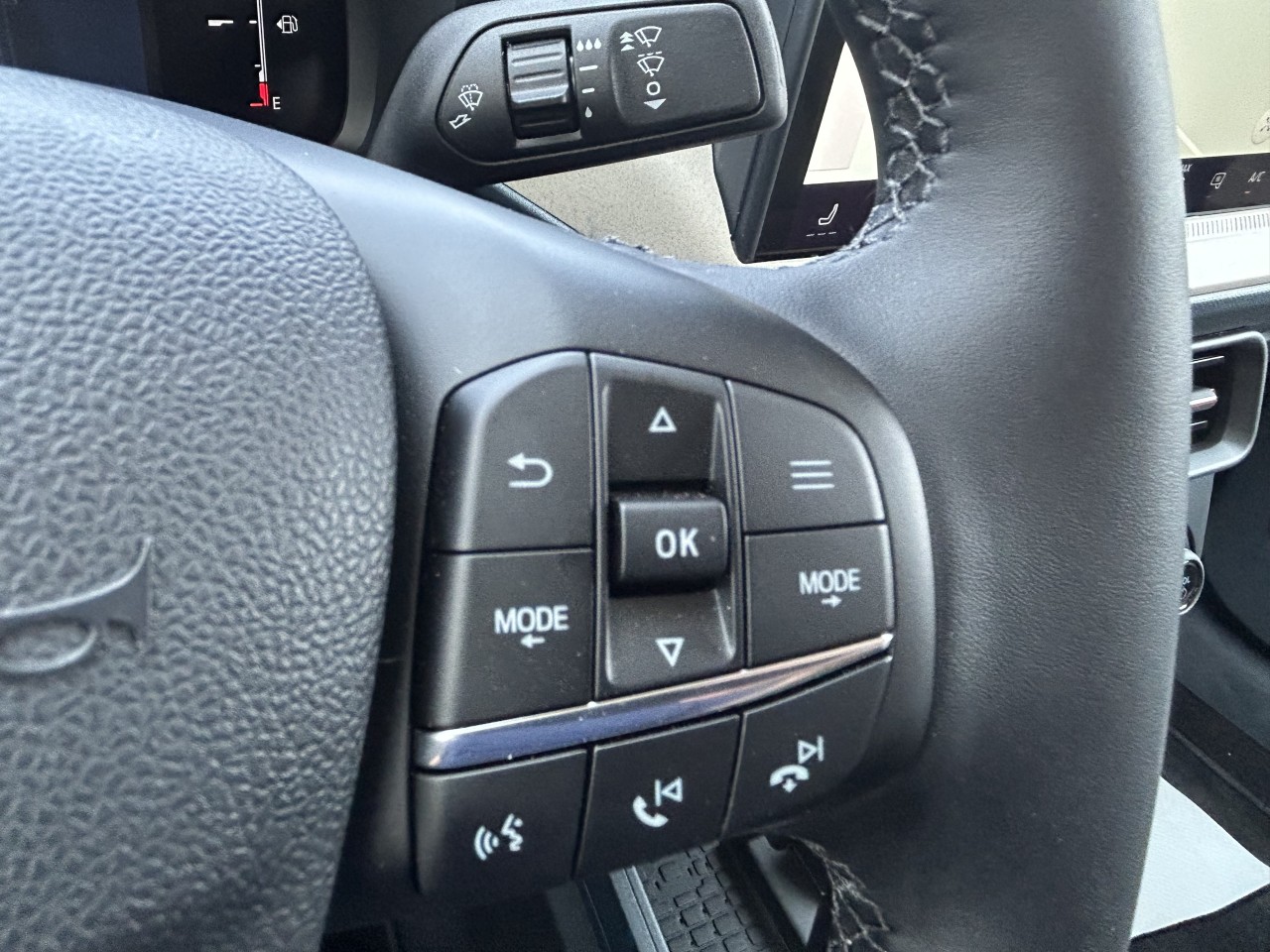 2025 Ford Maverick LARIAT Main Image