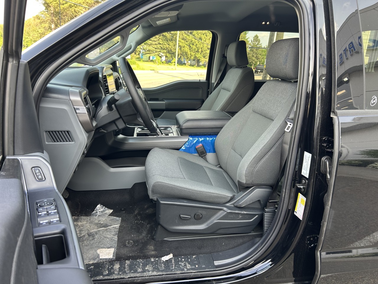 2025 Ford F-150 Lightning XLT Main Image