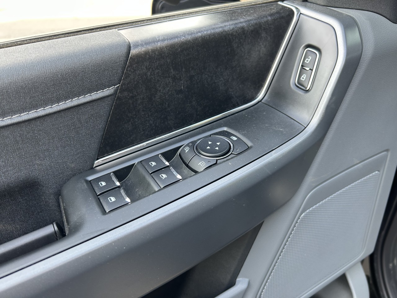2025 Ford F-150 Lightning XLT Main Image