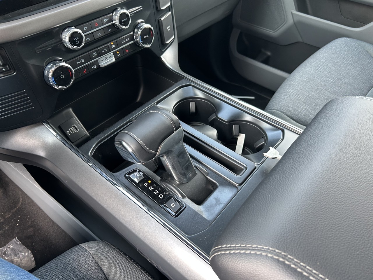 2025 Ford F-150 Lightning XLT Main Image