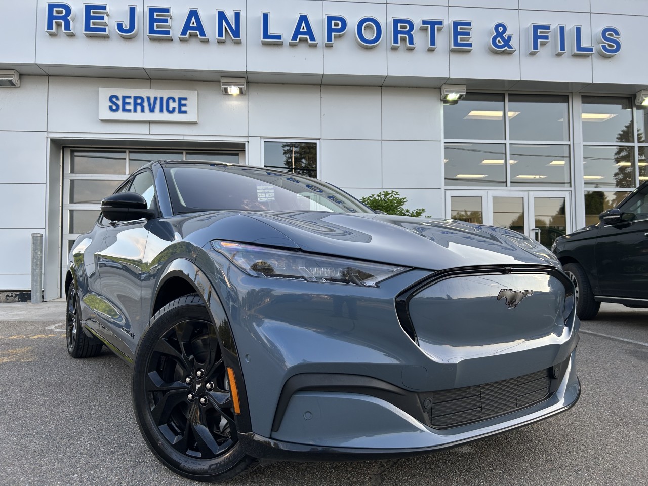 Ford 2023 Mustang Mach-E Premium X-Range
