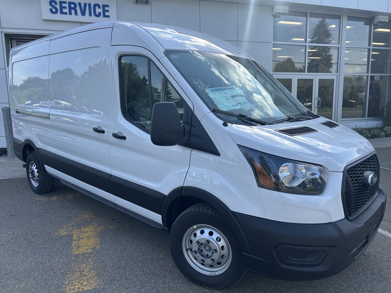 Ford 2025 Transit fourgon utilitaire T-250 148" Med Rf 9070 GVWR AWD